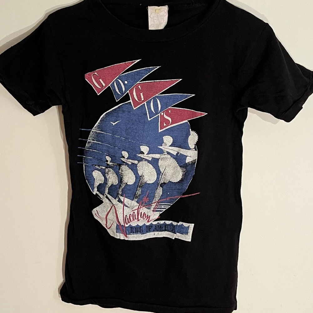 Go-Gos true vintage Vacation Tour America ca. 1982 graphic T-shirt.